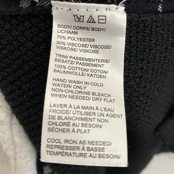 Design Lab Lord & Taylor Black Knit Top with Plaid Ruffle Hem - Large - Picture 5 of 5